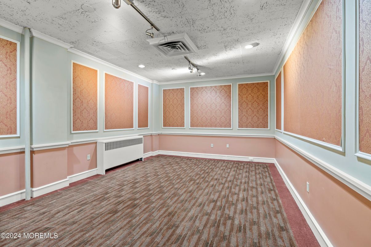 Empty room, Interior, Recessed Lighting