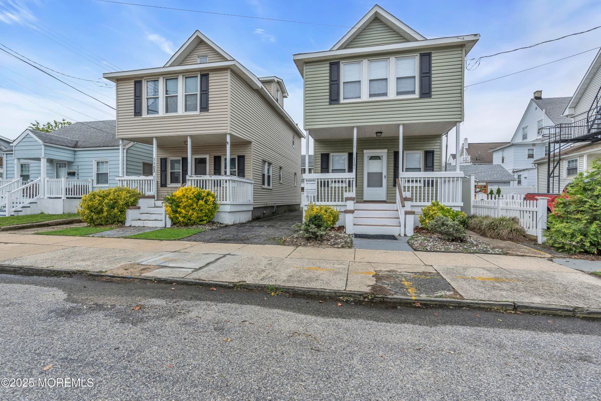 Exterior, Facade, Queen Anne Victorian
