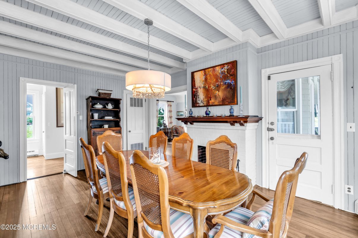 Chandelier, Dining room, Fireplace, Interior, Wood Texture Flooring