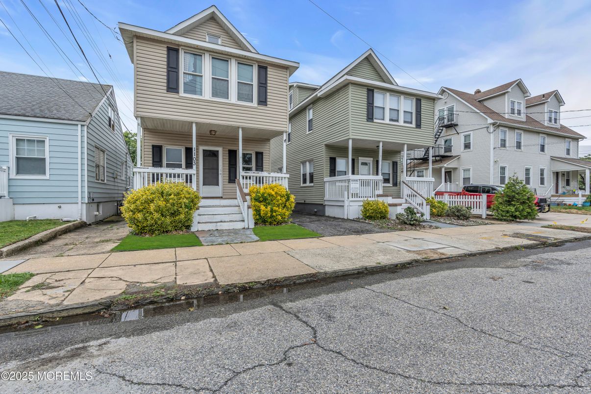 Exterior, Facade, Queen Anne Victorian