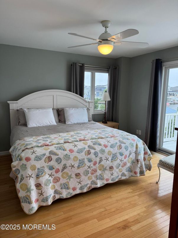 Bedroom, Interior, Water, Wood Texture Flooring