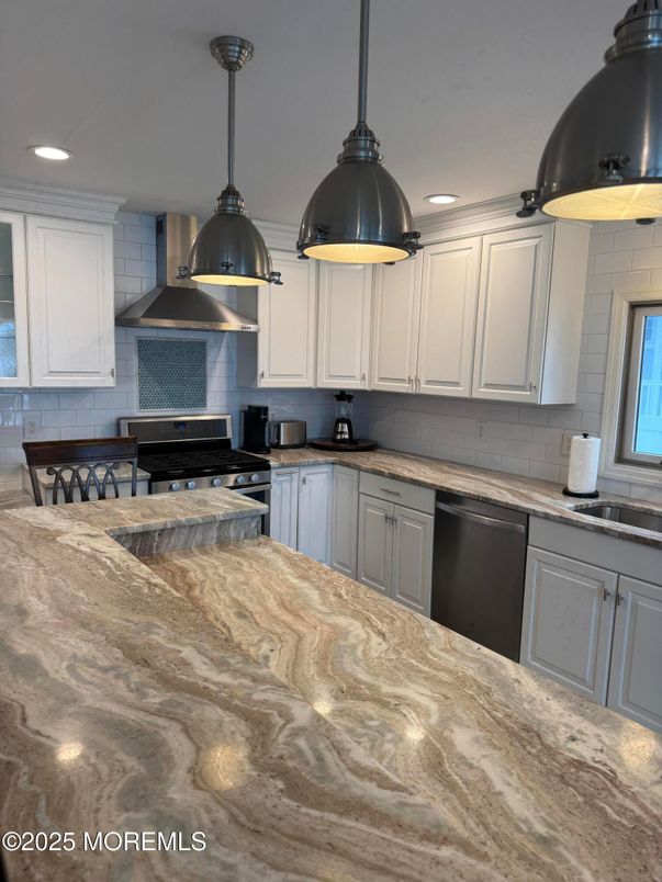 Interior, Kitchen, Pendant Lights, Recessed Lighting, Stainless Steel Appliances