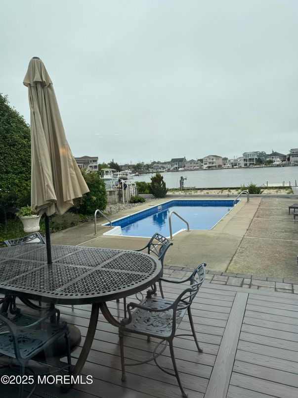 Exterior, Pool, Water