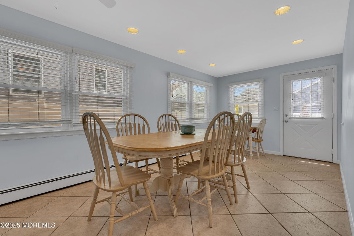 Dining room, Interior, Recessed Lighting
