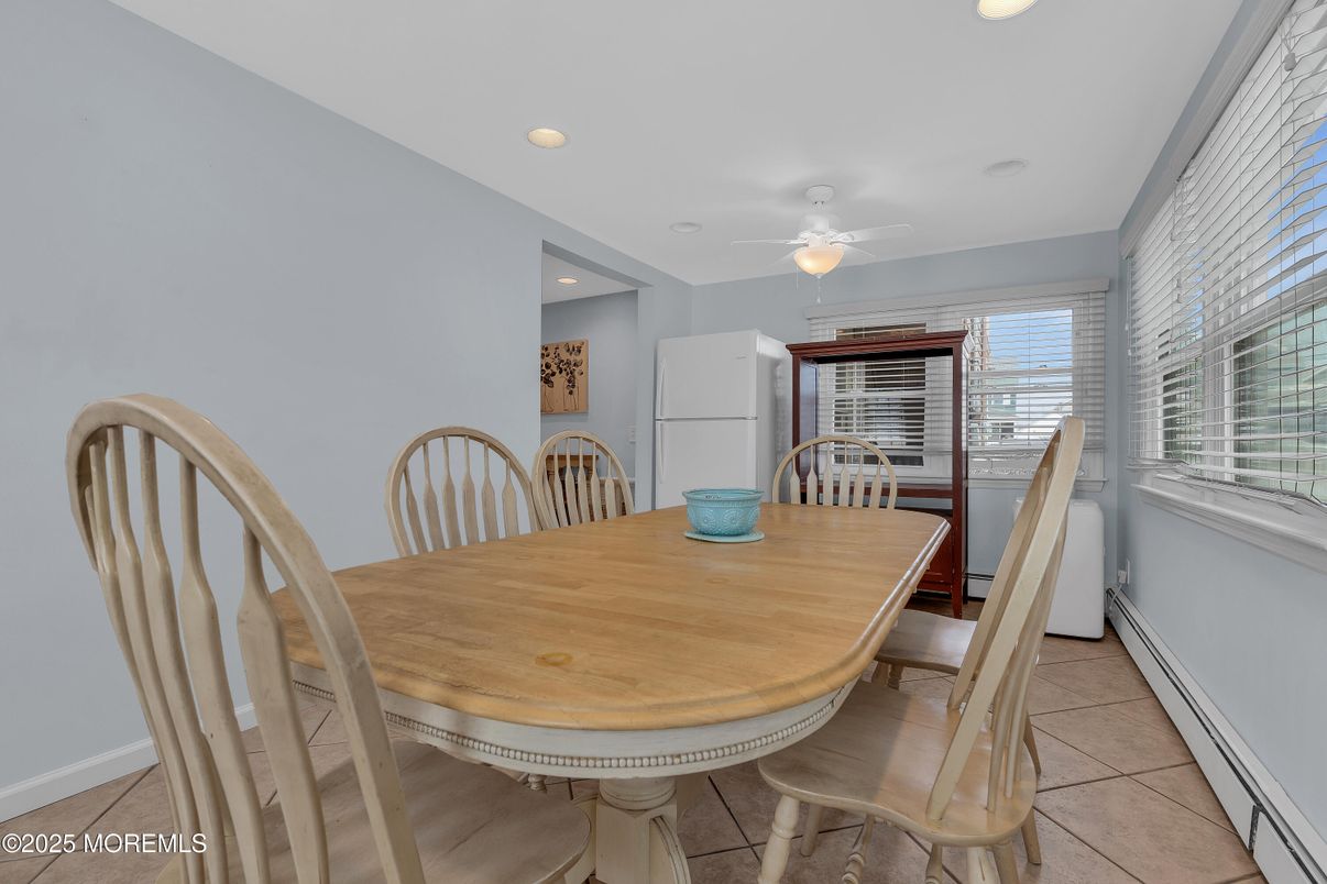 Dining room, Interior, Recessed Lighting