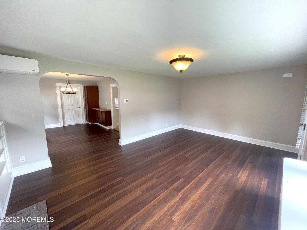 Empty room, Interior, Pendant Lights, Wood Texture Flooring