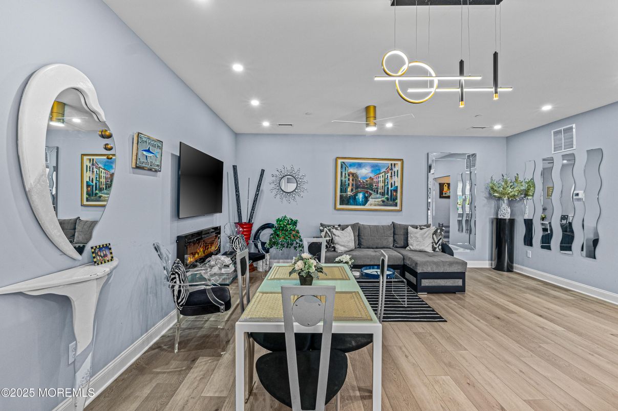 Fireplace, Interior, Living room, Pendant Lights, Recessed Lighting, Wood Texture Flooring