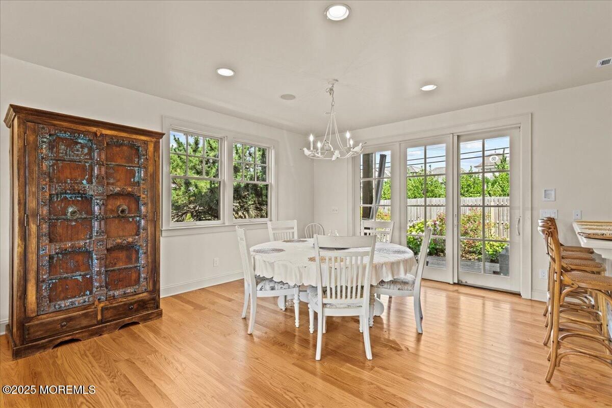 Chandelier, Dining room, Interior, Recessed Lighting, Wood Texture Flooring