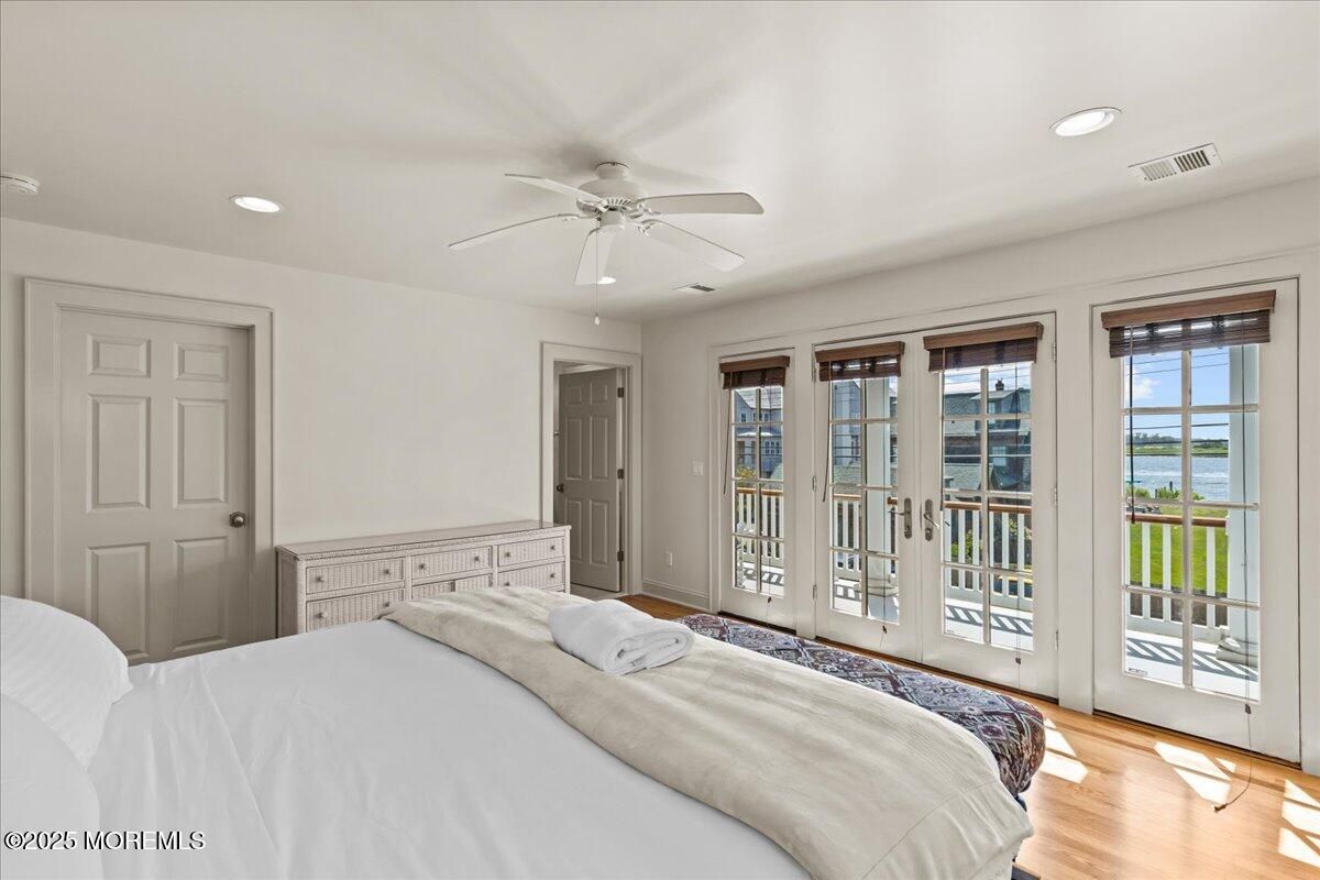 Bedroom, Interior, Recessed Lighting, Water, Wood Texture Flooring