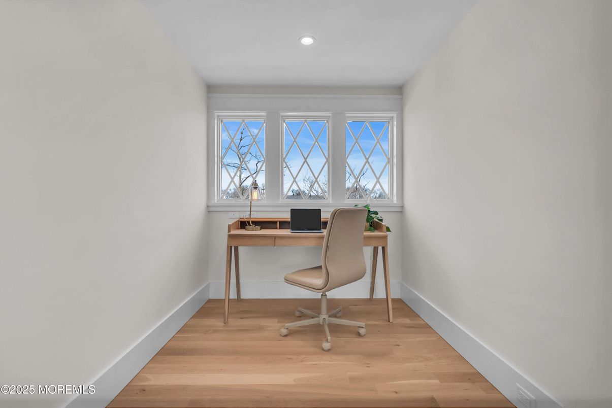 Home Office, Interior, Recessed Lighting, Wood Texture Flooring