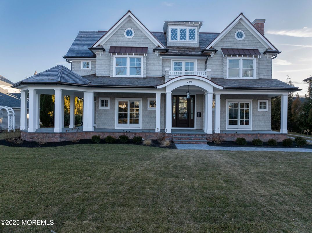 Exterior, Facade, Farmhouse