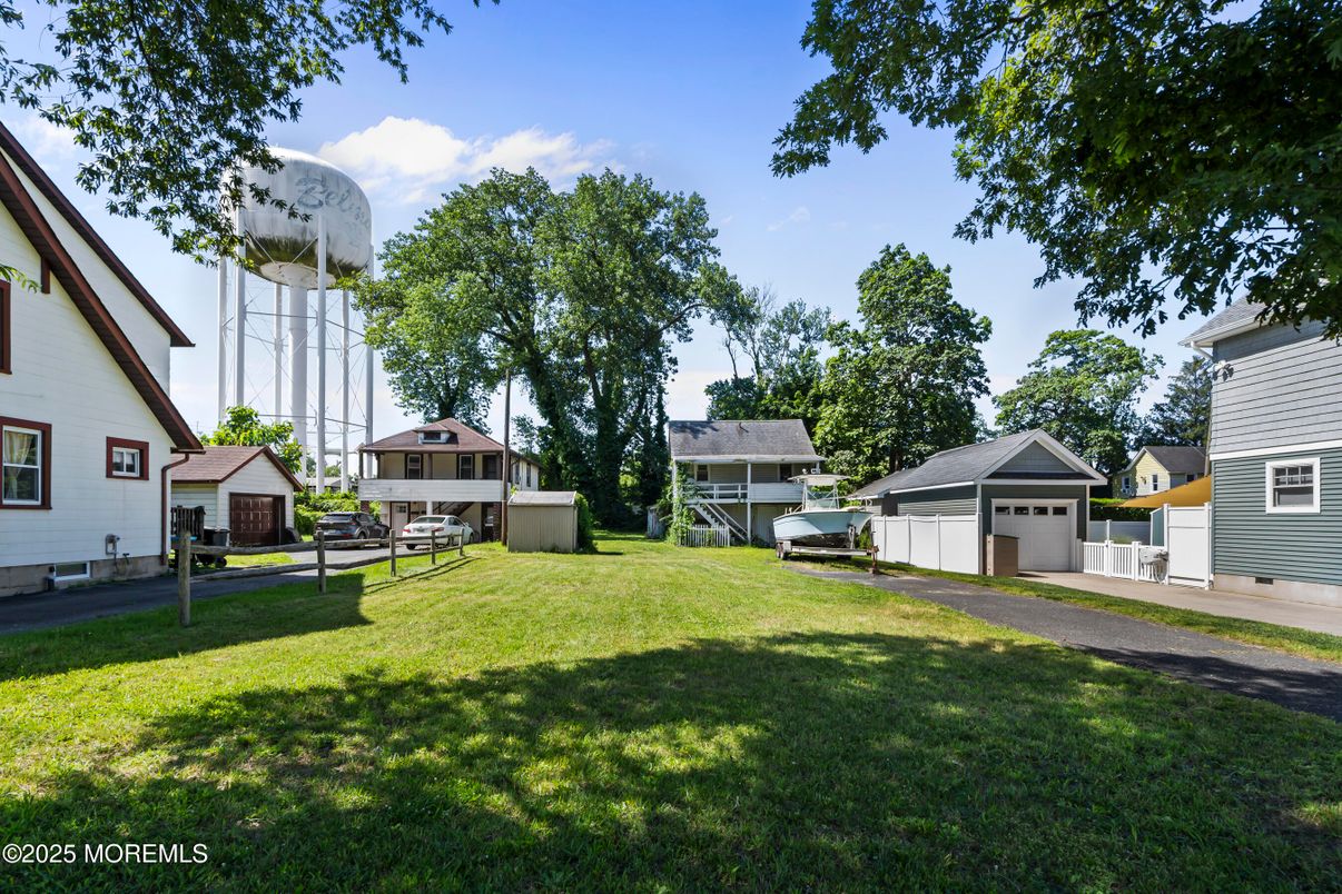 Backyard, Detached Garage, Exterior