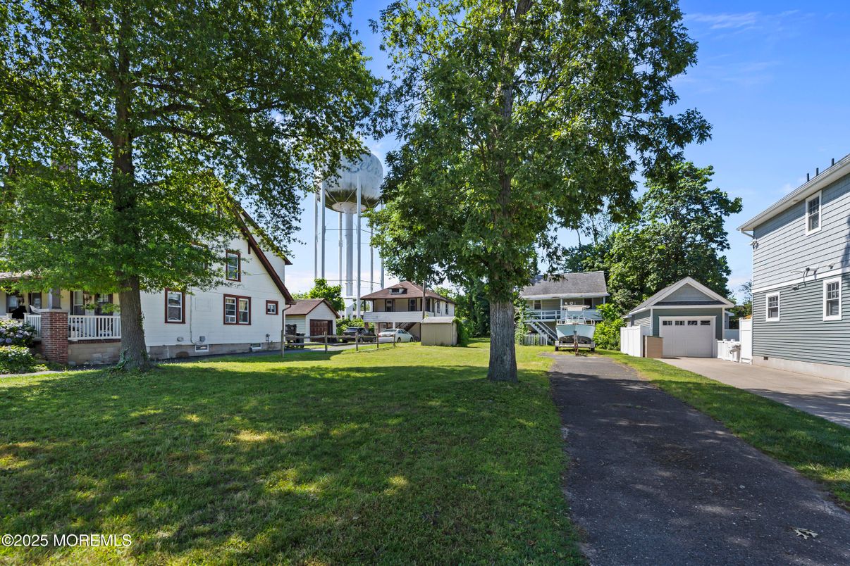 Backyard, Detached Garage, Exterior