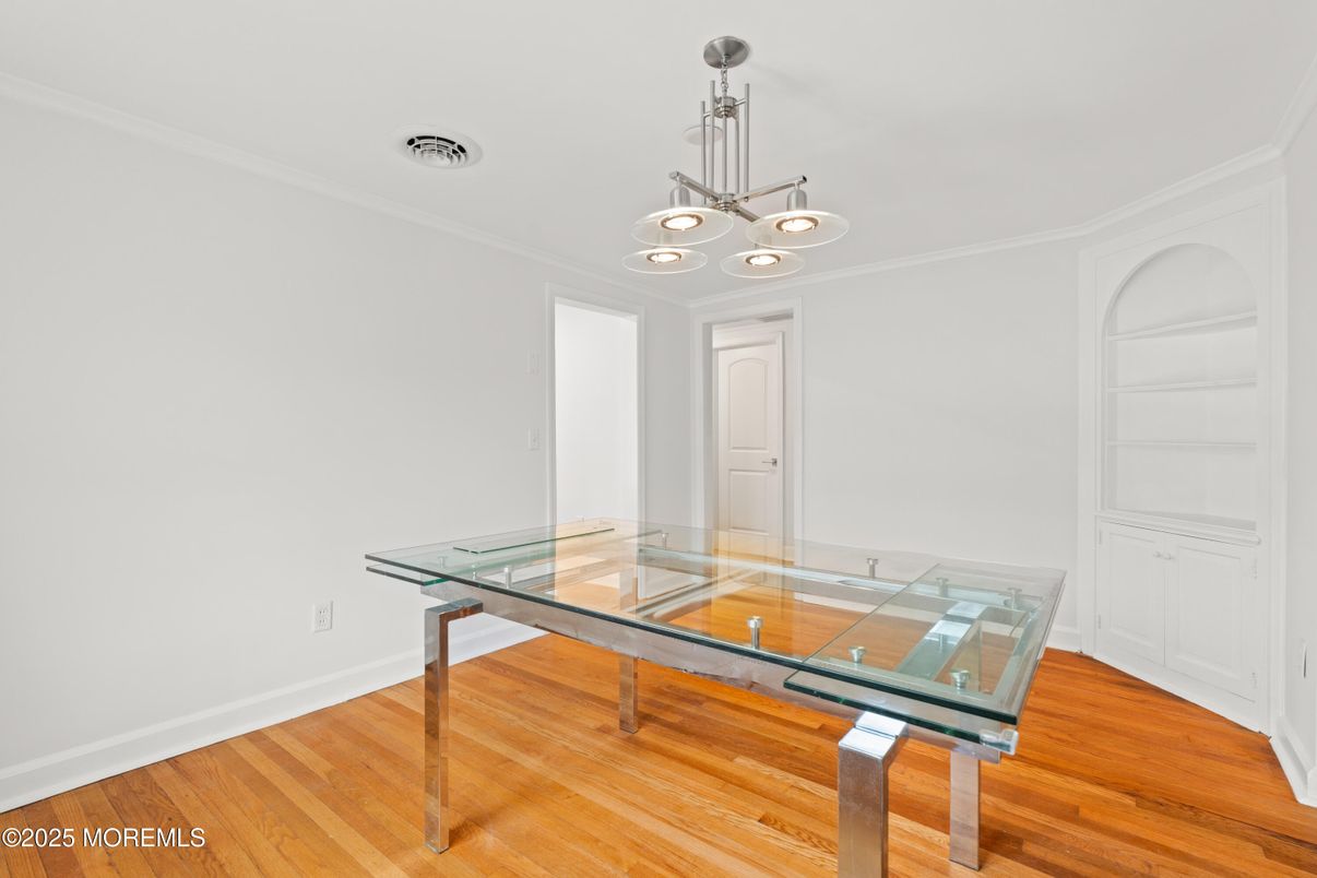 Interior, Pendant Lights, Wood Texture Flooring