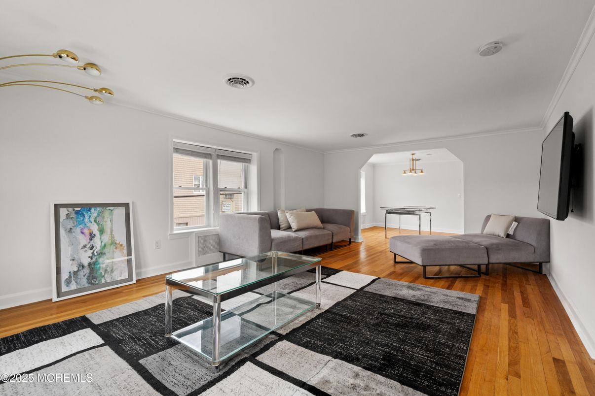 Interior, Living room, Pendant Lights, Wood Texture Flooring