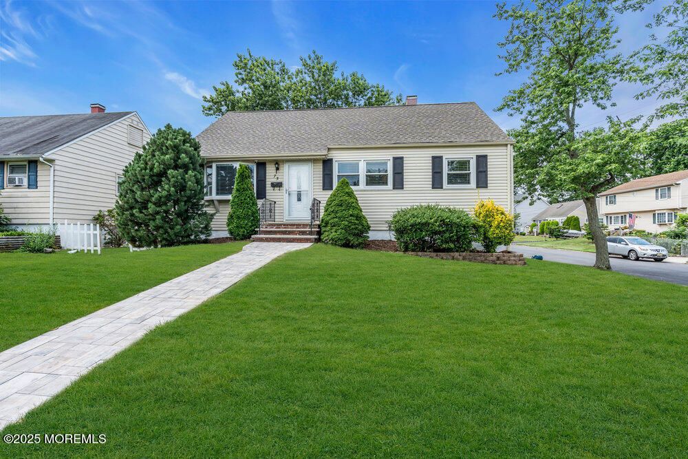 Exterior, Facade, Cape Cod