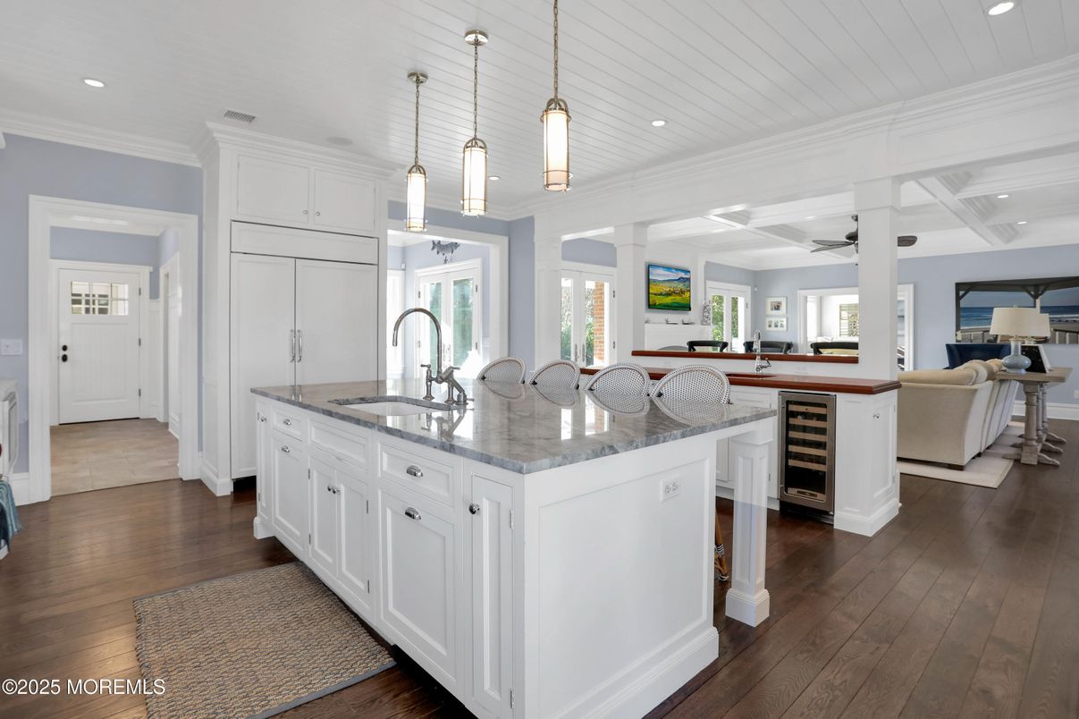 Interior, Kitchen, Living room, Pendant Lights, Recessed Lighting, Wood Texture Flooring