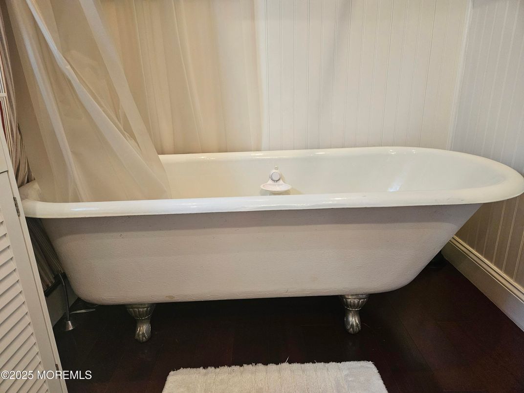 Bathroom, Free Standing Baths, Interior