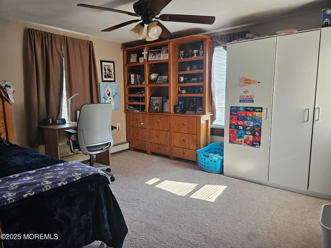 Home Office, Interior