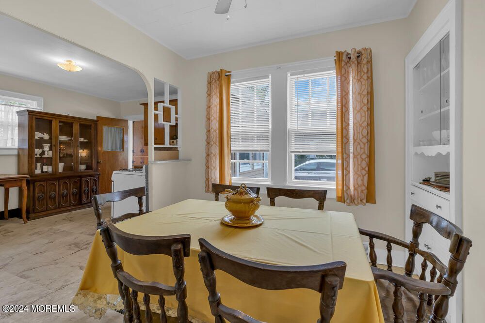 Dining room, Interior