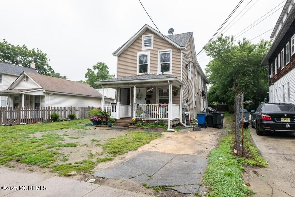 Exterior, Facade, Queen Anne Victorian