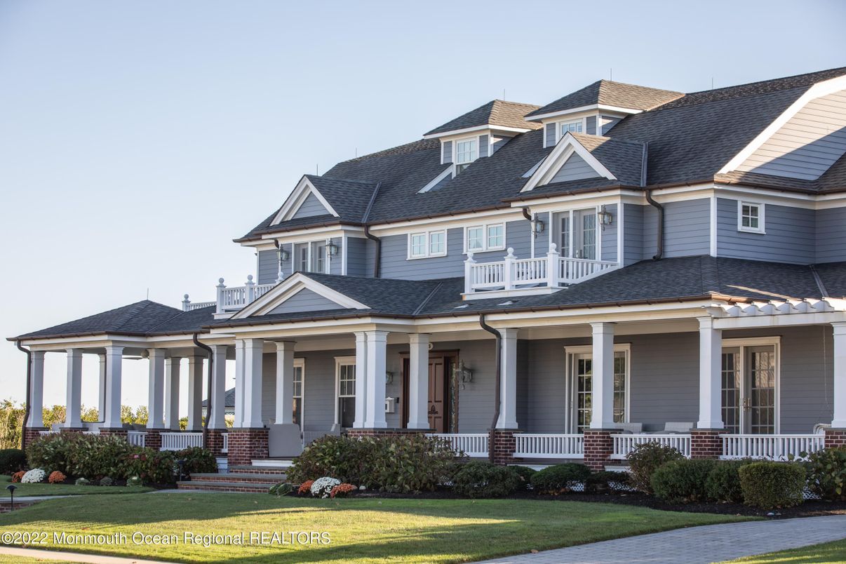 Exterior, Facade, Queen Anne Victorian