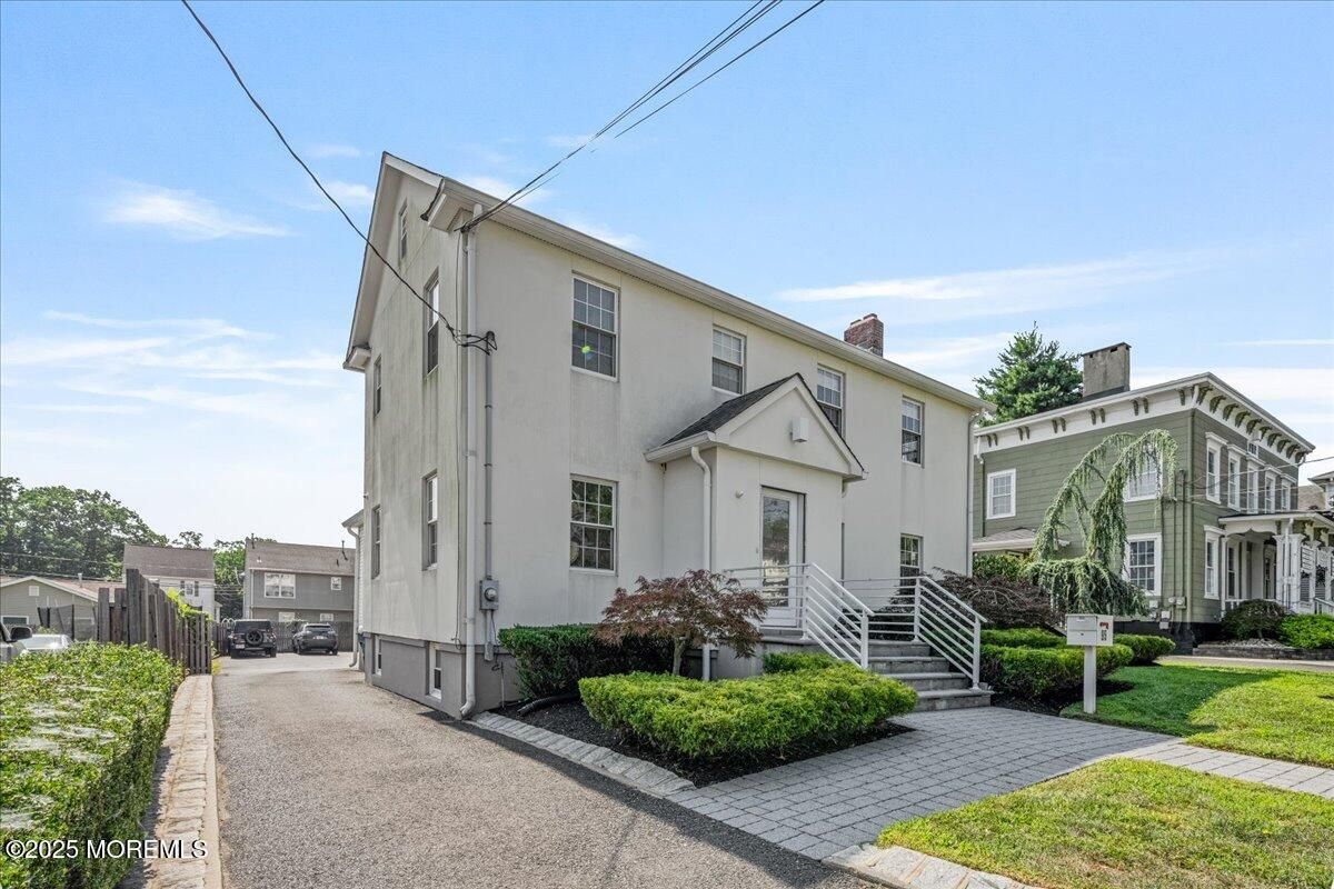 Backyard, Exterior, Facade, Rowhouse