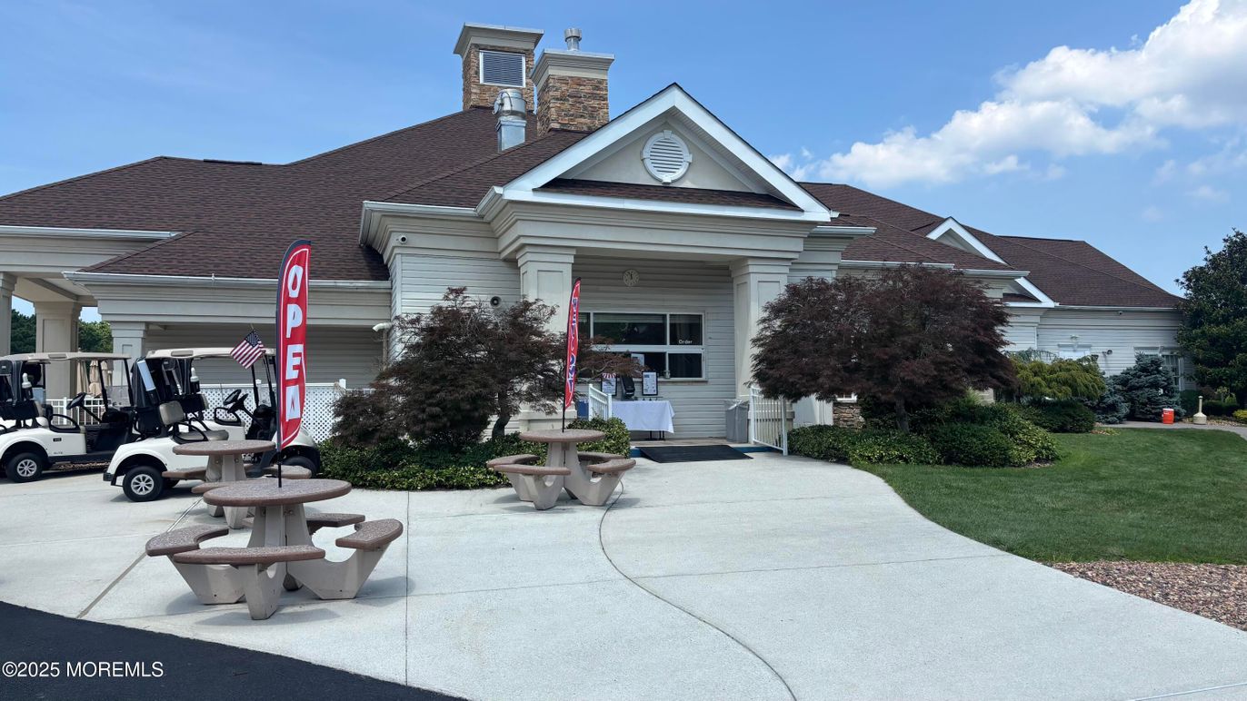 Exterior, Facade, Cape Cod