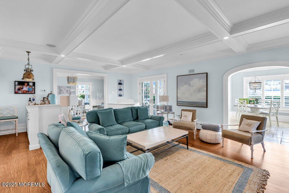 Dining room, Interior, Living room, Pendant Lights, Recessed Lighting, Wood Texture Flooring