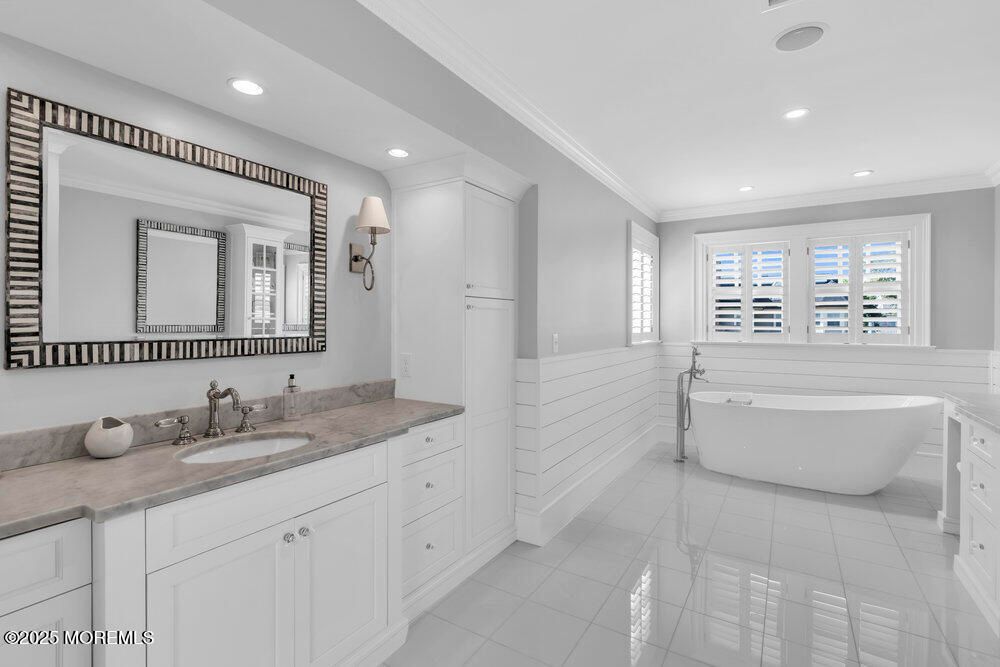 Bathroom, Dual Sink Vanities, Free Standing Baths, Interior, Recessed Lighting