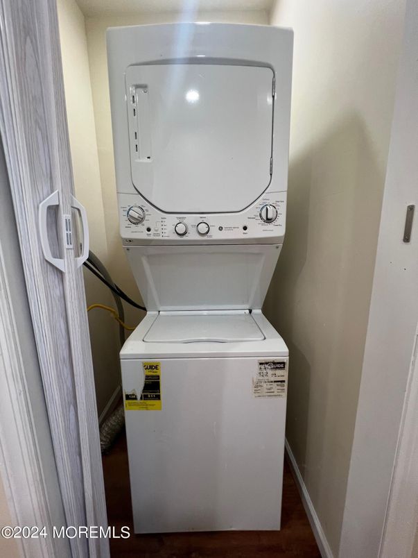 Interior, Utility Closets, Washer, Wood Texture Flooring