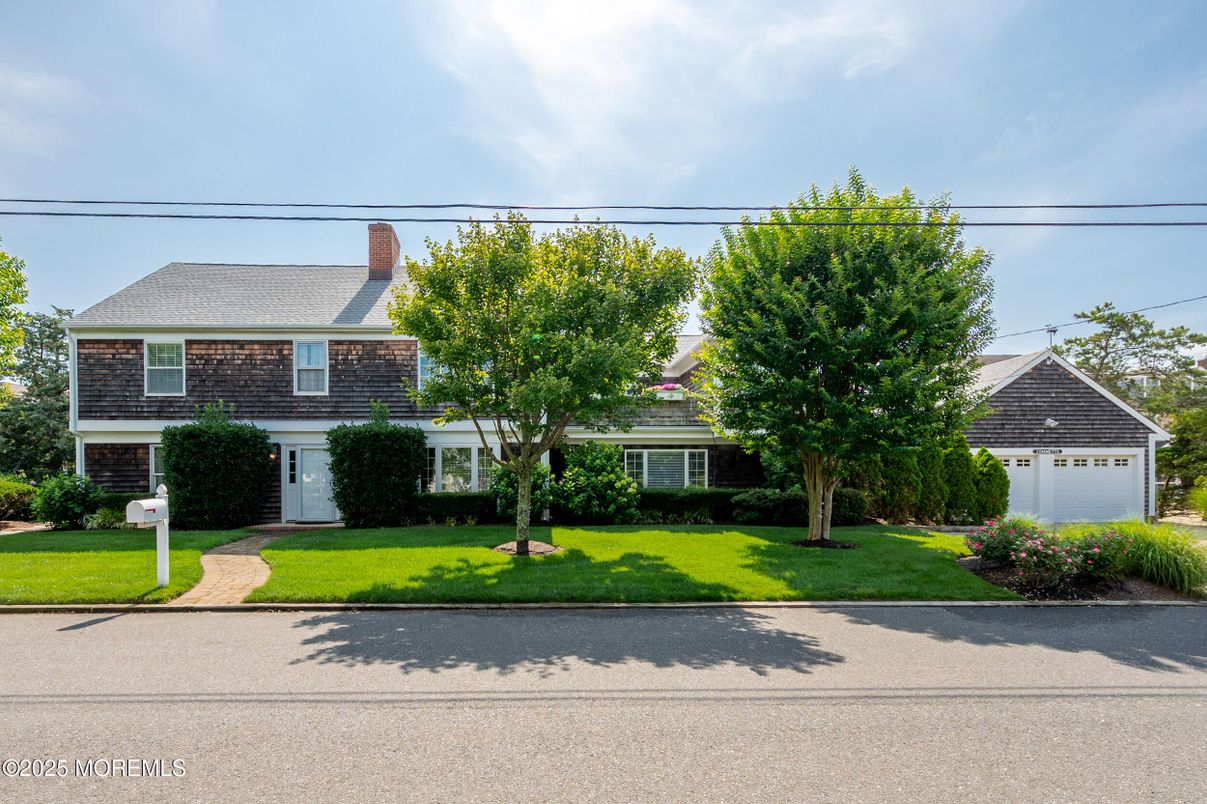 Attached, Exterior, Facade, Georgian