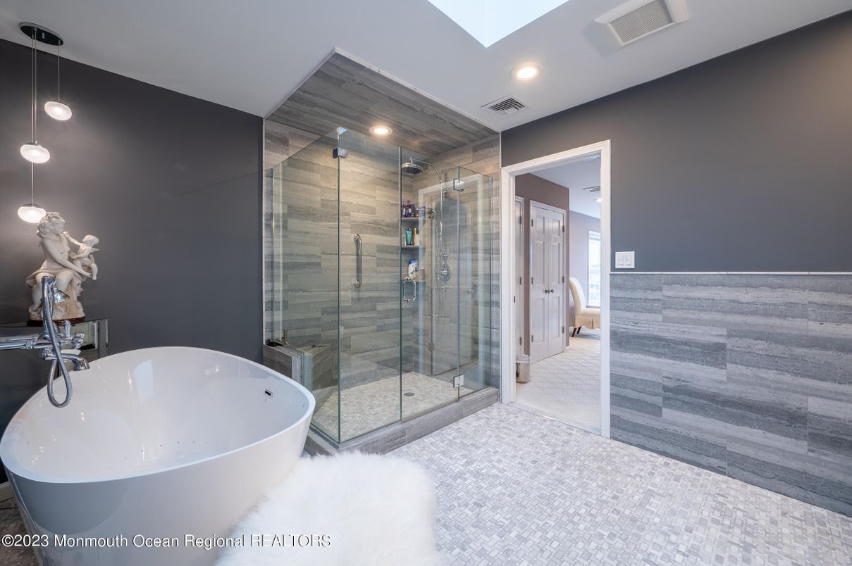 Bathroom, Free Standing Baths, Glass Shower, Interior, Pendant Lights, Recessed Lighting