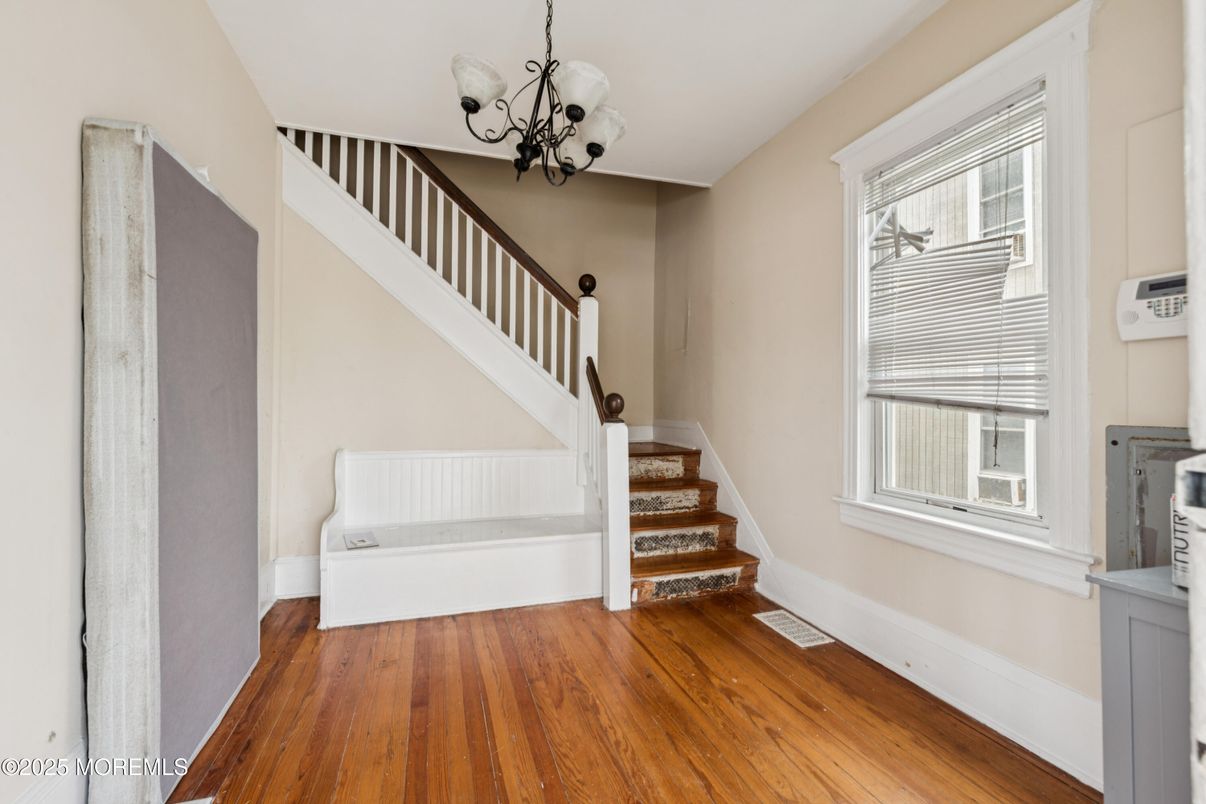 Interior, Pendant Lights, Wood Texture Flooring