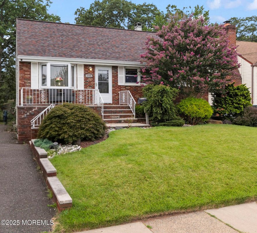 Exterior, Facade, Brick Facade, Cape Cod