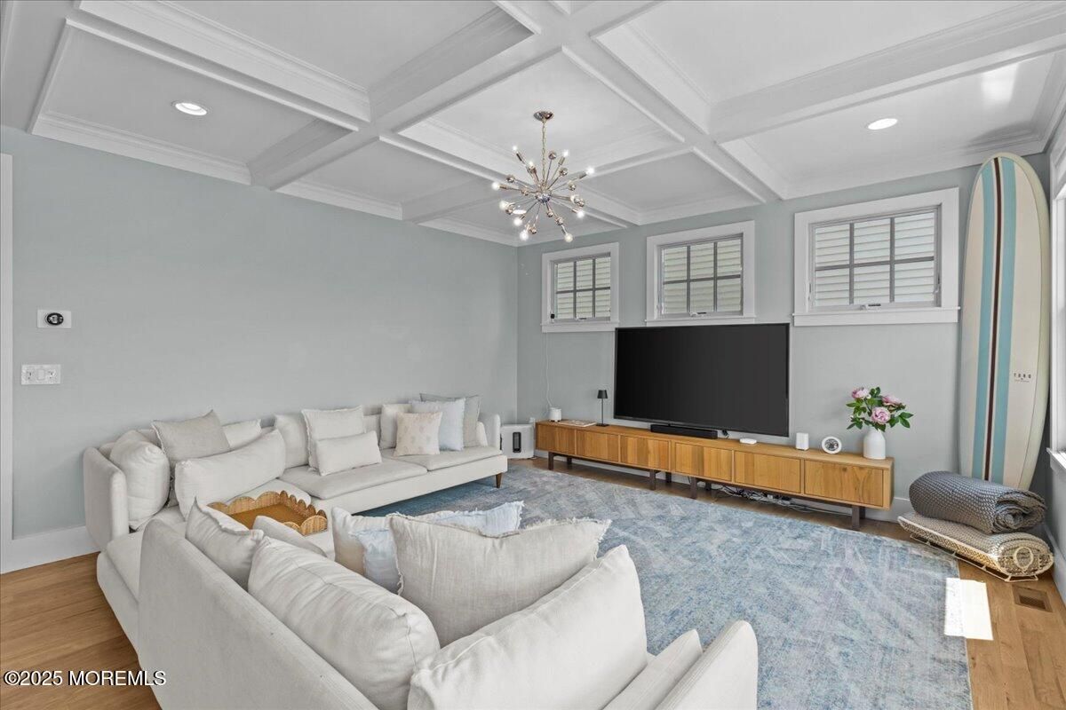 Interior, Living room, Pendant Lights, Recessed Lighting, Wood Texture Flooring