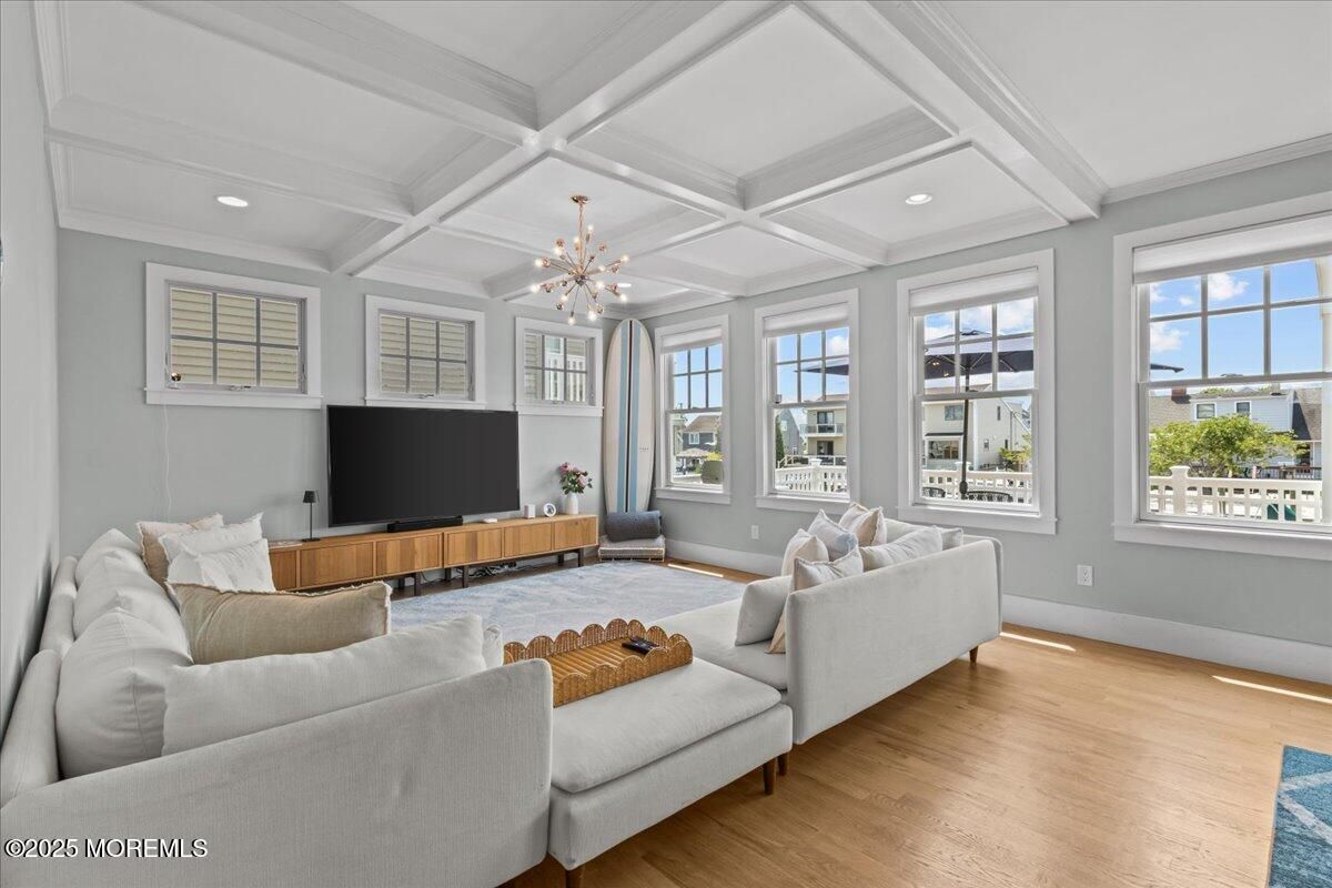 Interior, Living room, Pendant Lights, Recessed Lighting, Wood Texture Flooring