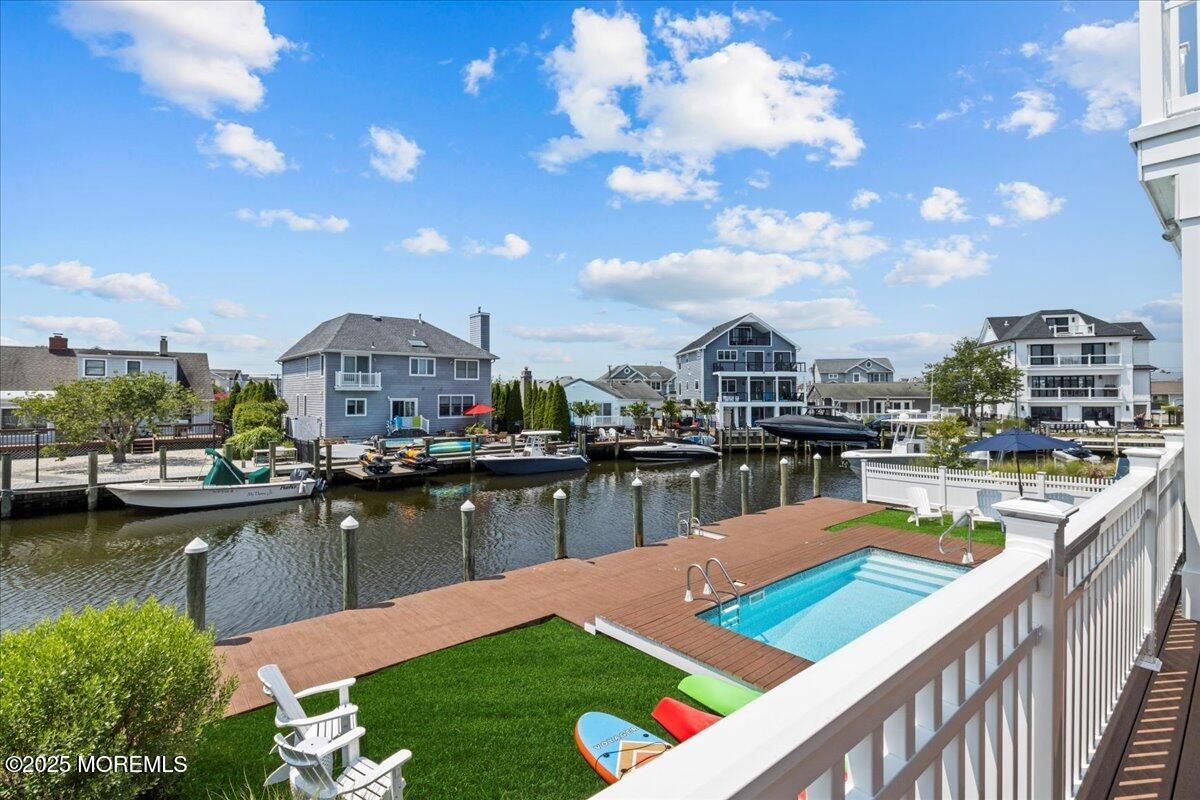 Exterior, Pool, Water