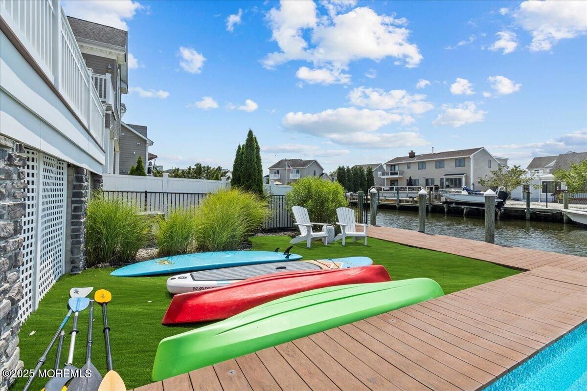 Exterior, Pool, Water