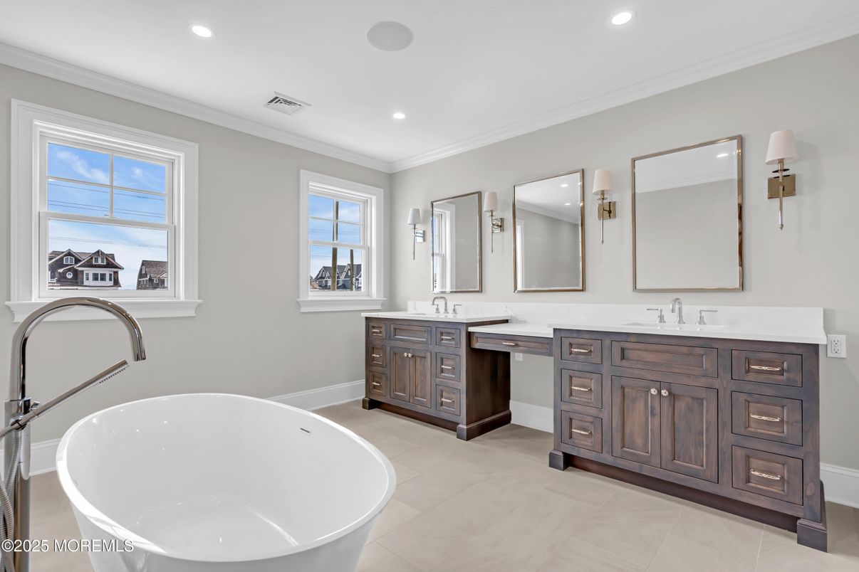 Bathroom, Dual Sink Vanities, Free Standing Baths, Interior, Recessed Lighting