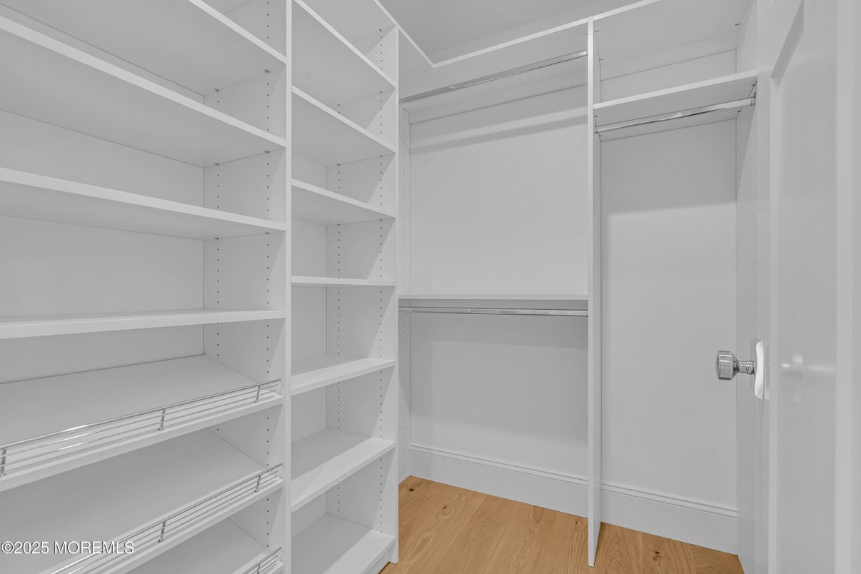 Interior, Walk-in Closets, Wood Texture Flooring