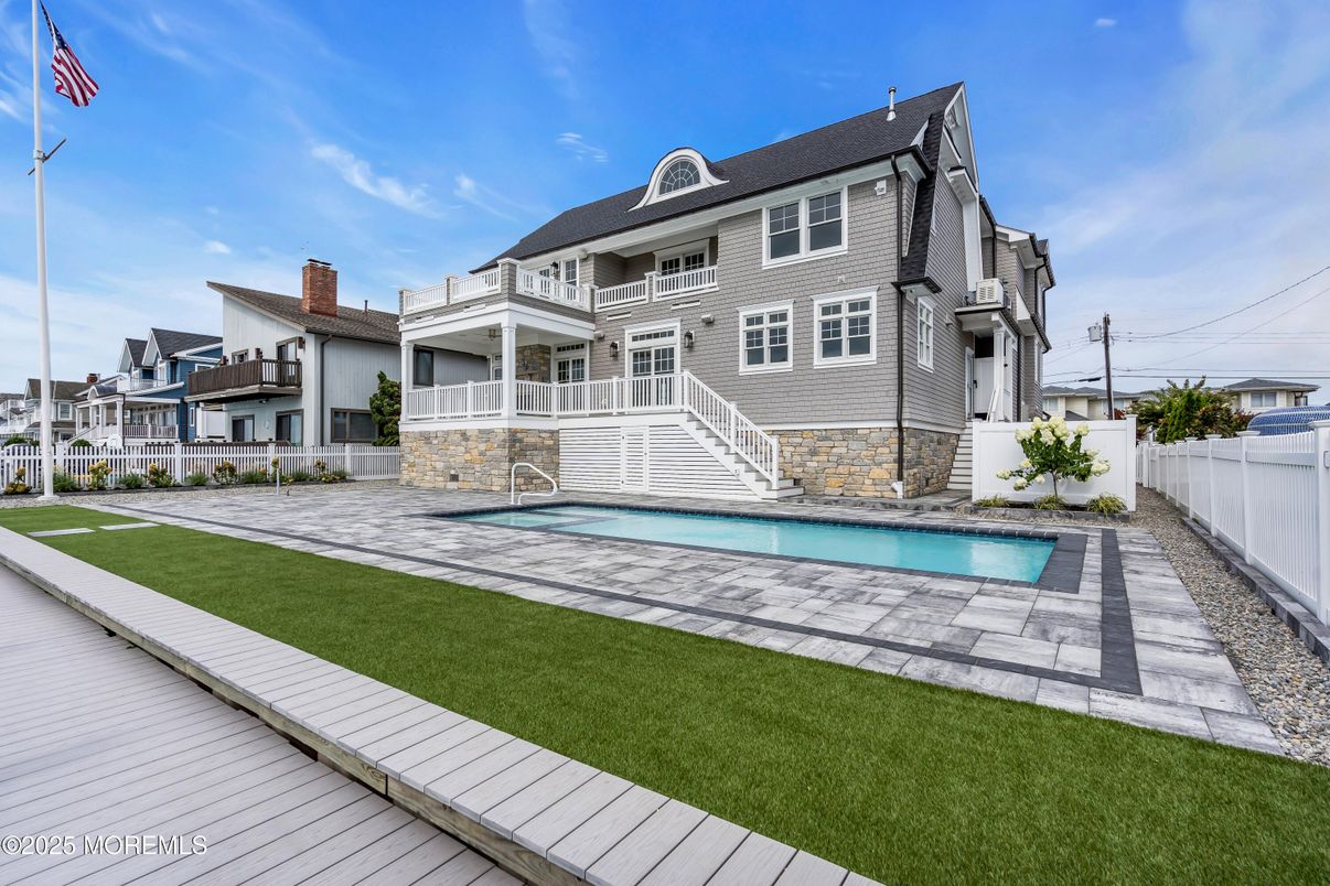 Backyard, Exterior, Facade, Pool, Queen Anne Victorian