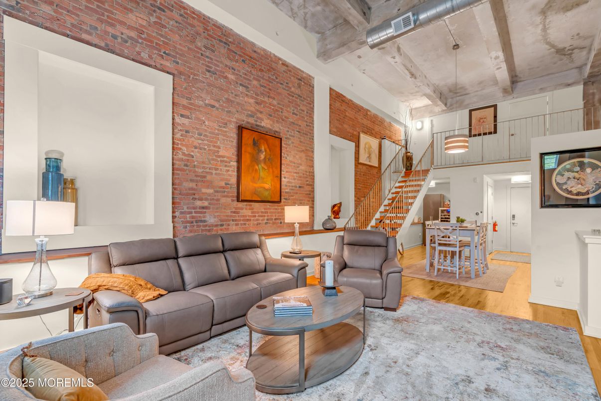 Interior, Living room, Pendant Lights, Stone Walls, Wood Texture Flooring