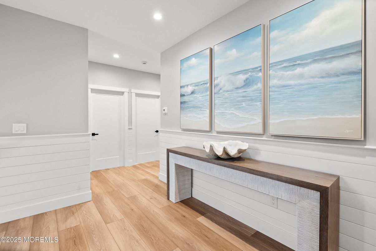 Interior, Recessed Lighting, Wood Texture Flooring