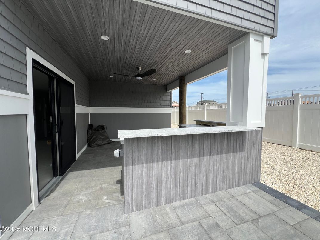 Exterior, Outdoor Kitchen