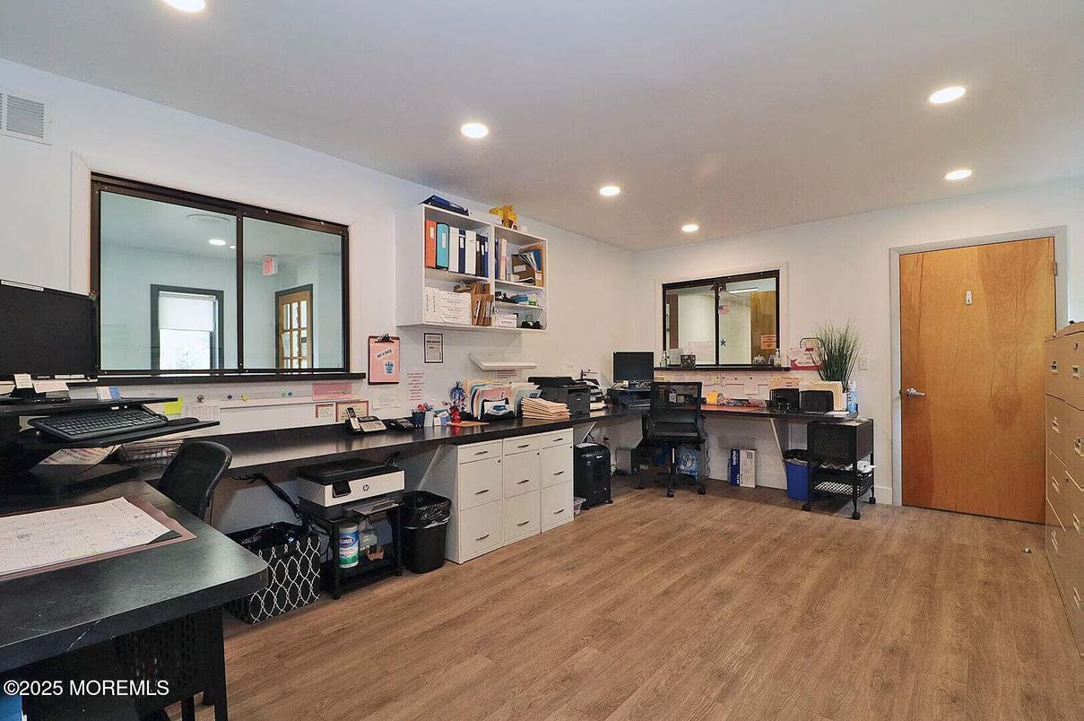 Home Office, Interior, Recessed Lighting, Wood Texture Flooring