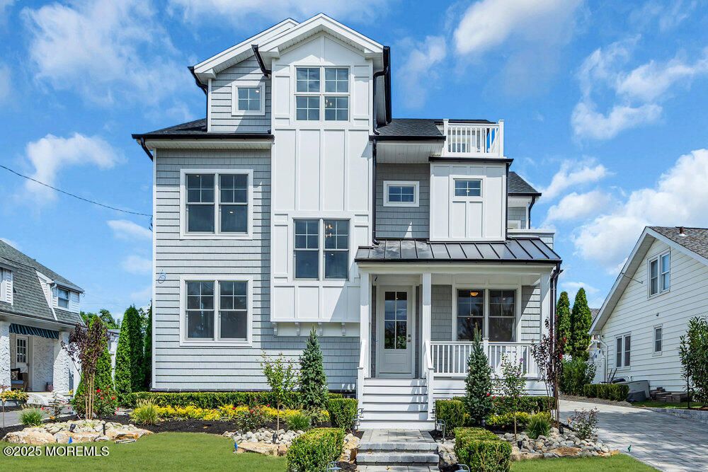 Exterior, Facade, Farmhouse