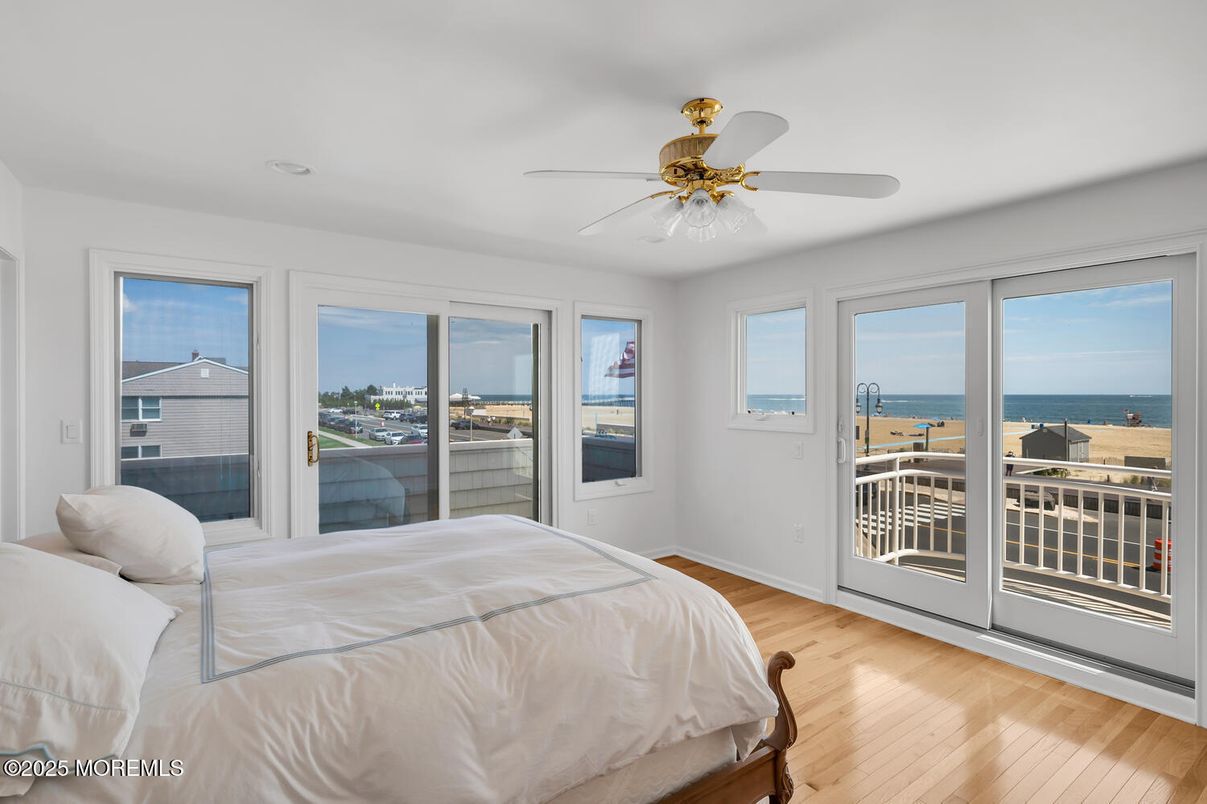 Bedroom, Interior, Water, Wood Texture Flooring