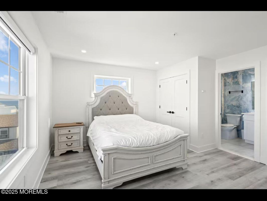 Bathroom, Bedroom, Interior, Recessed Lighting, Wood Texture Flooring