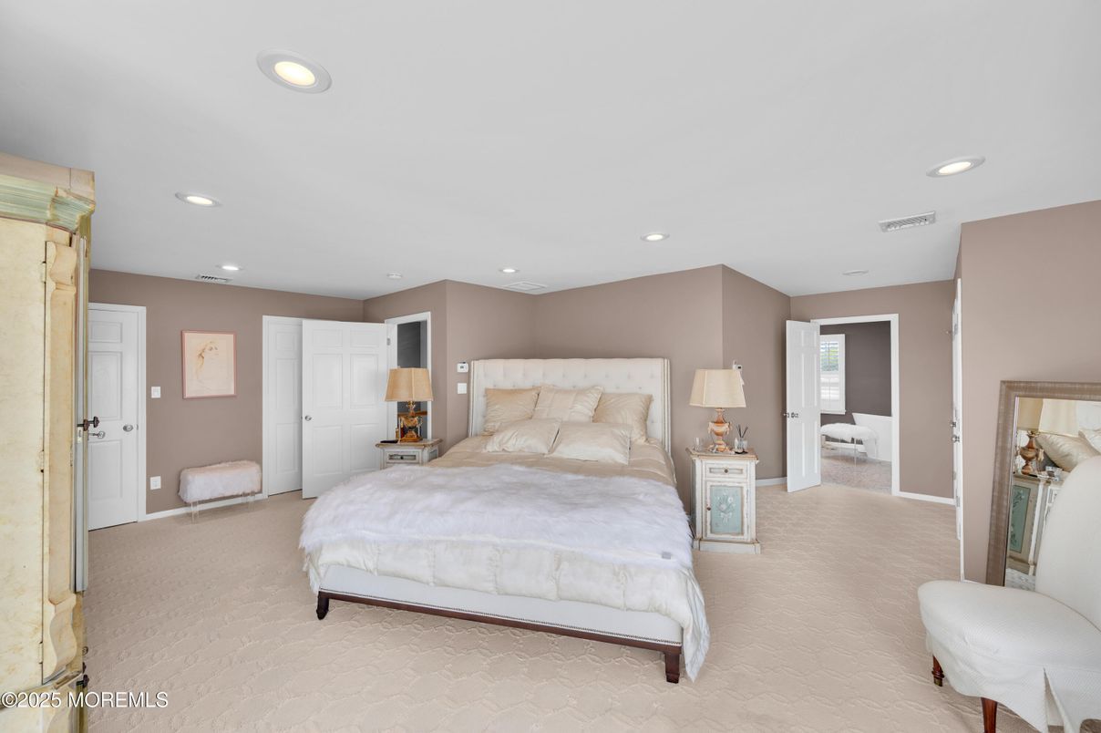 Bedroom, Interior, Recessed Lighting